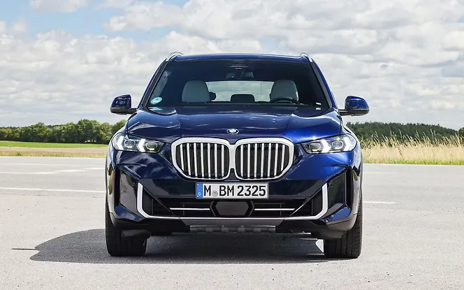 BMW X5 Front View