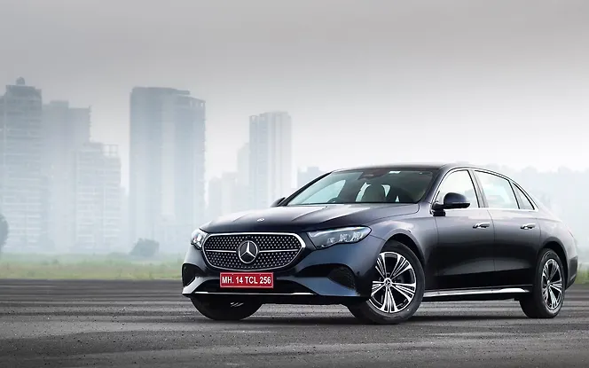 Mercedes-Benz E-Class Front Left View