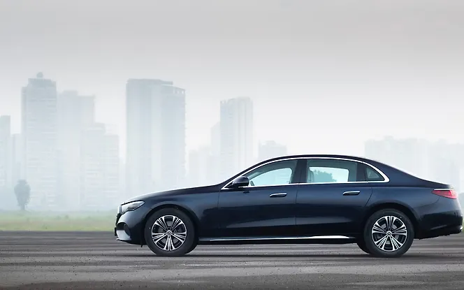 Mercedes-Benz E-Class Left View