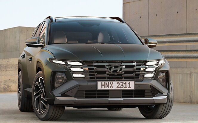 Hyundai Tucson facelift Front Right View