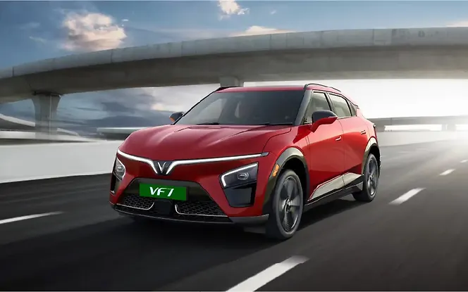 Vinfast VF 7 Front Left View