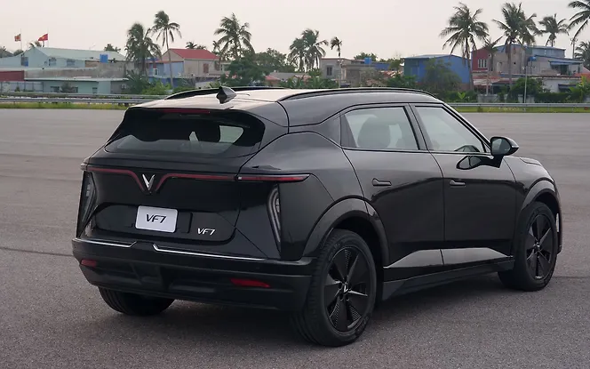 Vinfast VF 7 Rear Left View