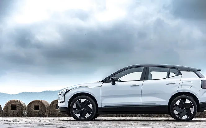 Volvo EX30 Left View
