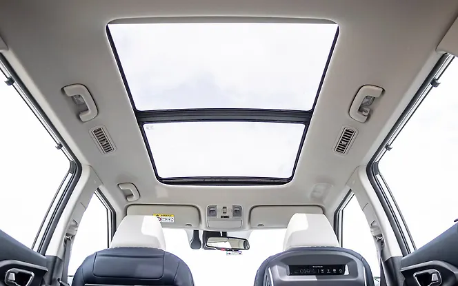 Kia Carens Clavis EV Sunroof