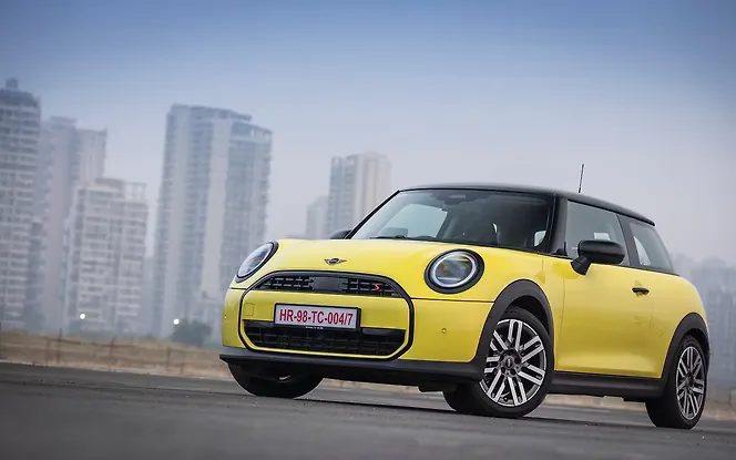 MINI Cooper Front Left View