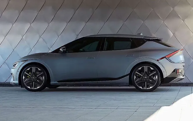 Kia EV6 Left View Kia EV6 Left View