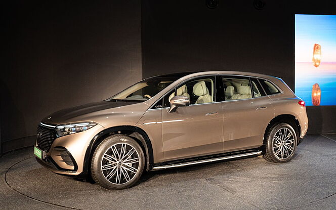 Mercedes-Benz EQS SUV Front Left View