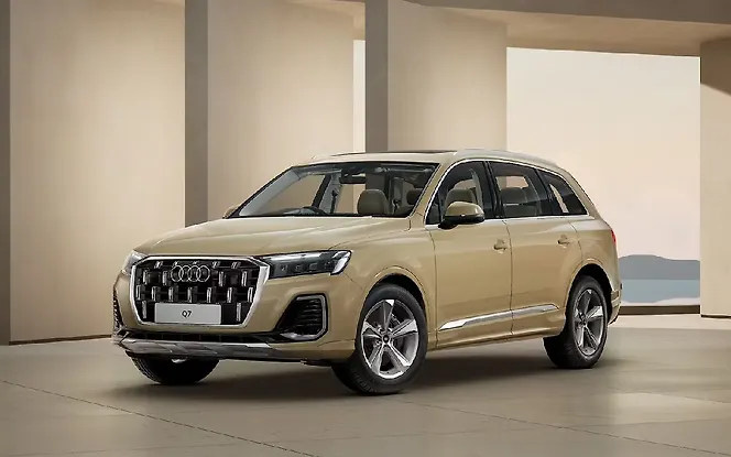 Audi Q7 Front Left View