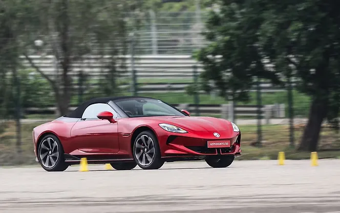 MG Cyberster Front Left View