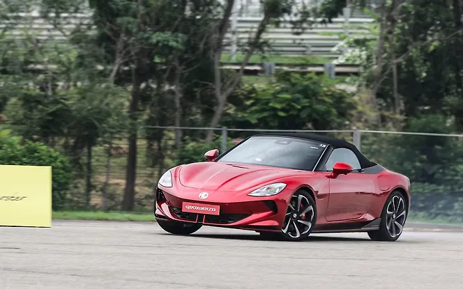 MG Cyberster Front Left View