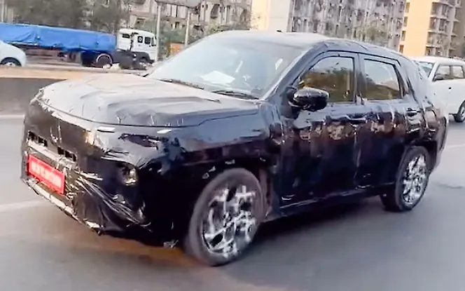 Maruti Suzuki Grand Vitara 7 seater Front Left View
