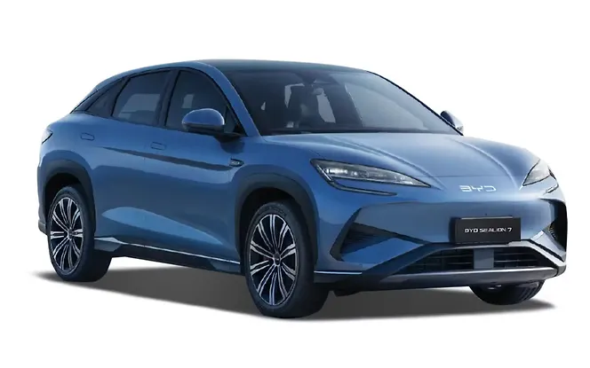 BYD Sealion 7 Front Right View BYD Sealion 7 Front Right View