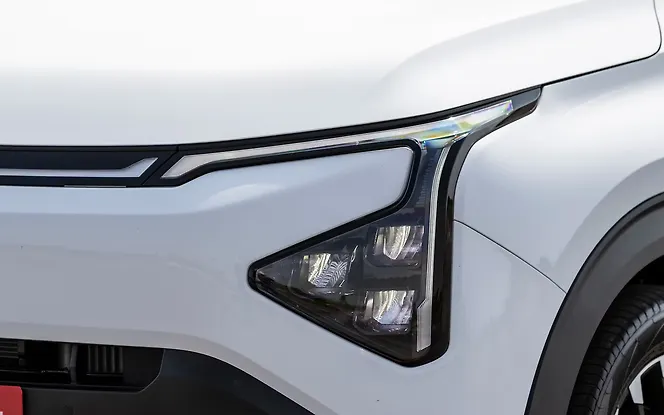Kia Carens Clavis Head Light