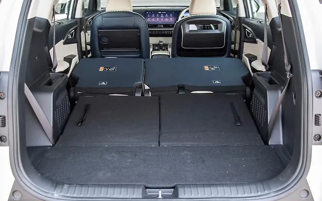 Kia Carens Clavis Bootspace with all Seats Folded