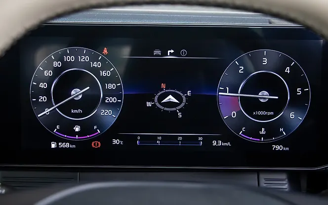Kia Carens Clavis Dashbaord Display
