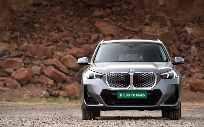 BMW iX1 LWB Front View BMW iX1 LWB Front View