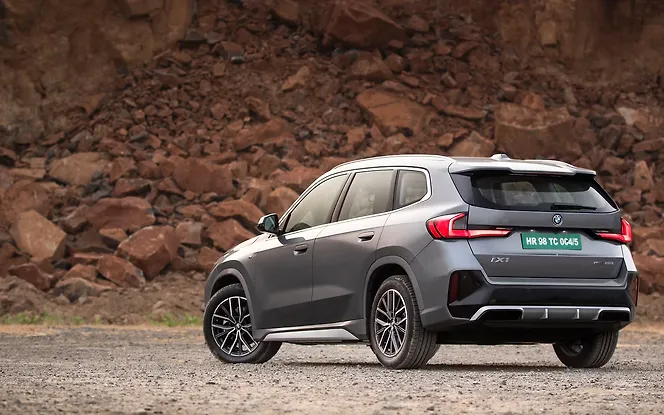 BMW iX1 LWB Rear Left View BMW iX1 LWB Rear Left View