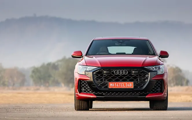 Audi RS Q8 Performance Front View