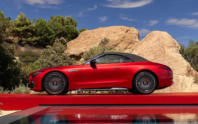 Mercedes-Benz Maybach SL 680 Left View