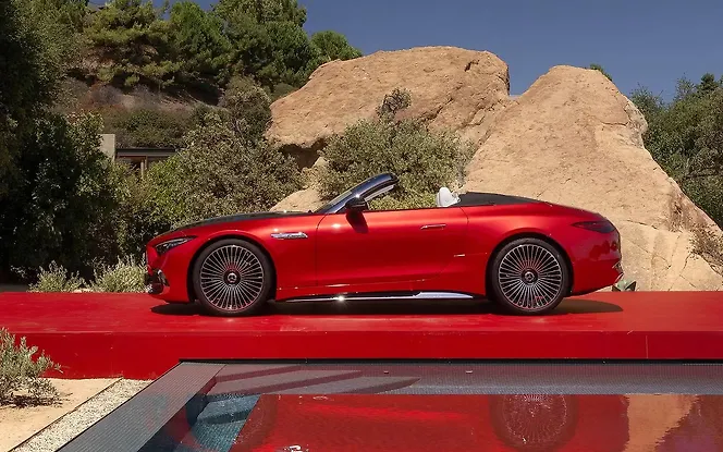 Mercedes-Benz Maybach SL 680 Left View