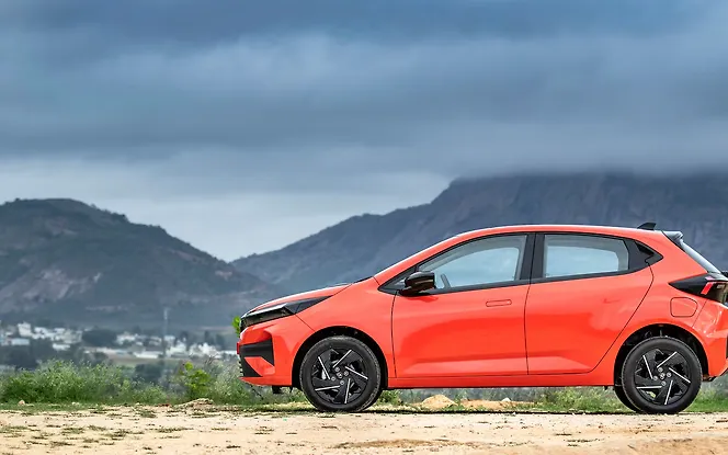 Tata Altroz Left View