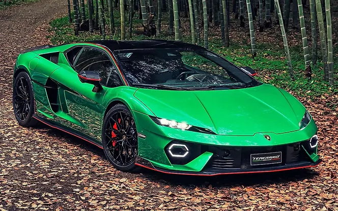 Lamborghini Temerario Front Right View