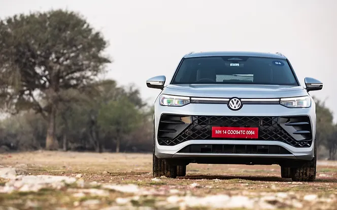 Volkswagen Tayron R-Line Front View