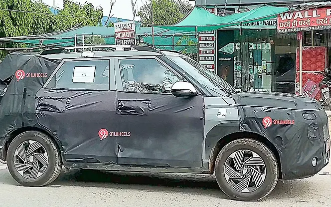 Hyundai New Venue Side Top