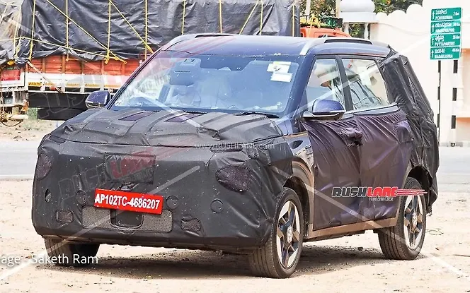 Kia Carens Clavis EV Front Left View