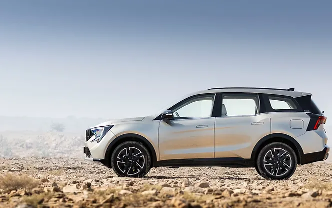 Mahindra XUV 7XO Left View