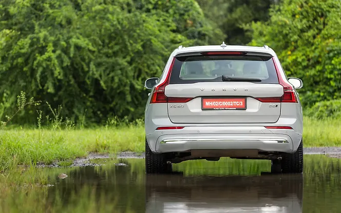 Volvo XC60 Rear View