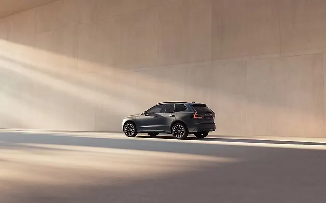 Volvo XC60 Left View