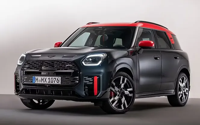 MINI Countryman JCW Front Left View MINI Countryman JCW Front Left View