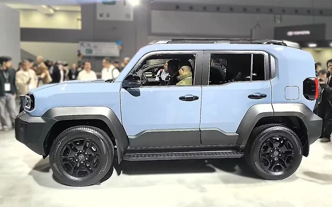 Toyota New Land Cruiser FJ