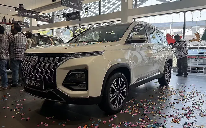 MG Hector Front View