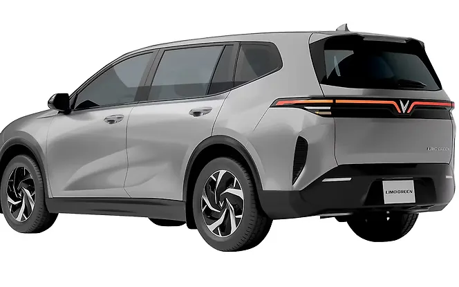 Vinfast Limo Green Rear Left View Vinfast Limo Green Rear Left View