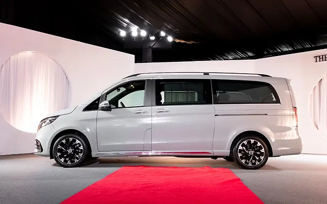 Mercedes-Benz V-Class Left View