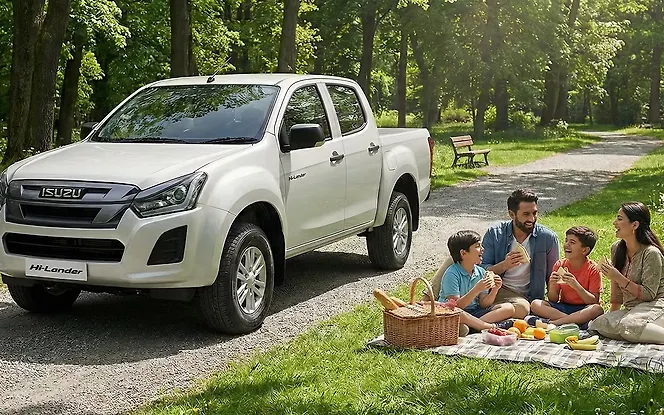 Isuzu Hi-Lander Front Right View