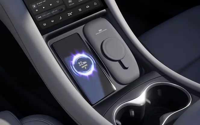 MG IM6 USB / Charging Port