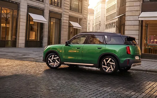 Mini Countryman C Rear Left View