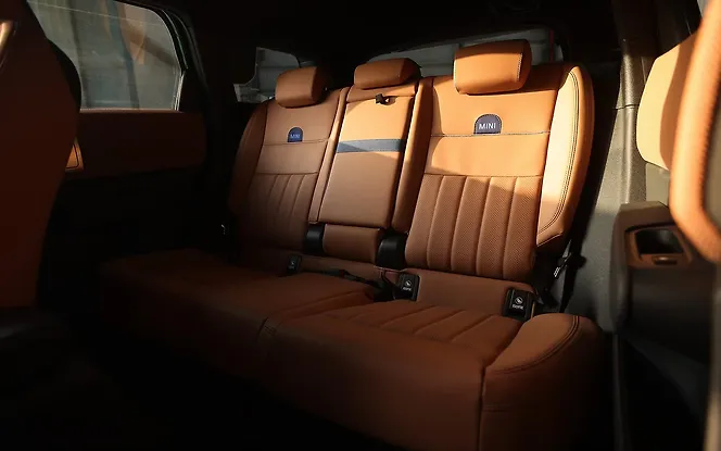 Mini Countryman C Rear Passenger Seats