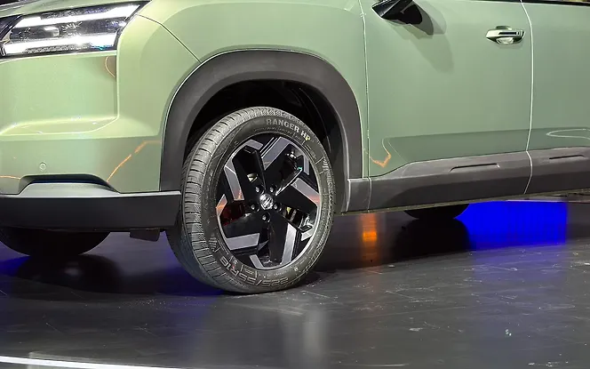 MG Hector Tomahawk EV