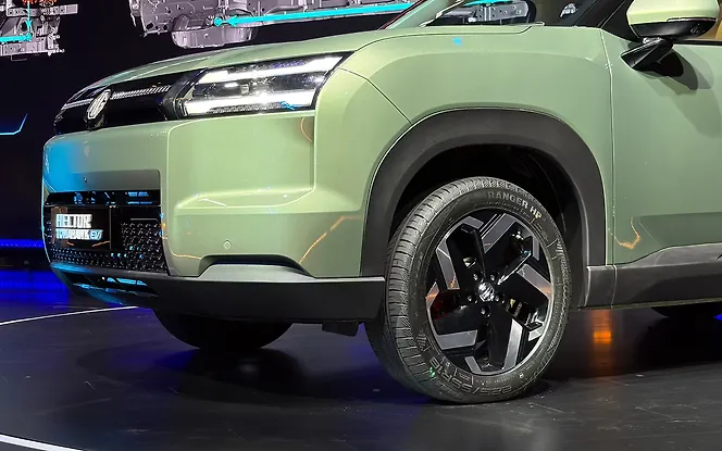 MG Hector Tomahawk EV