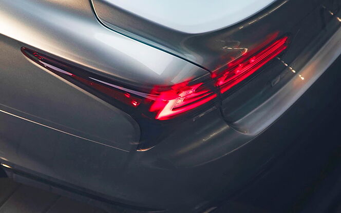 Lexus LS Tail Light