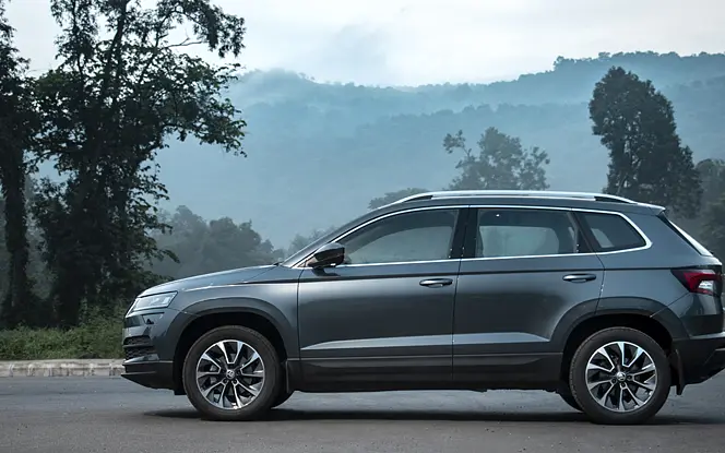 Skoda Karoq Left View