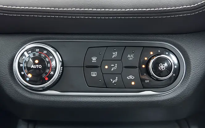 Nissan Kicks AC Controls