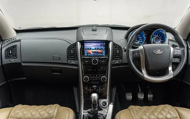 Mahindra Xuv 500 Black Interior mahindra-xuv500-w5-diesel-price-mileage-features-specs-review