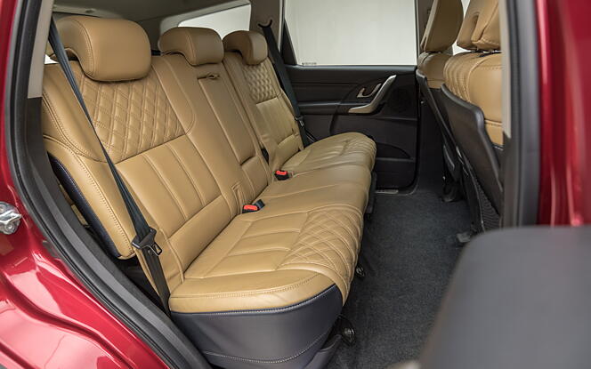 Mahindra XUV500 Rear Passenger Seats