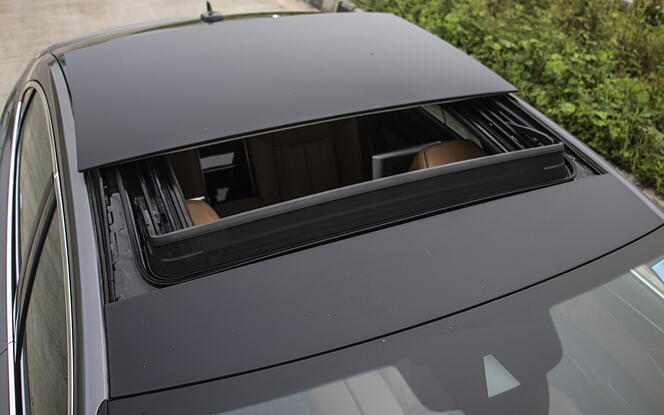 Audi A8 L Sunroof