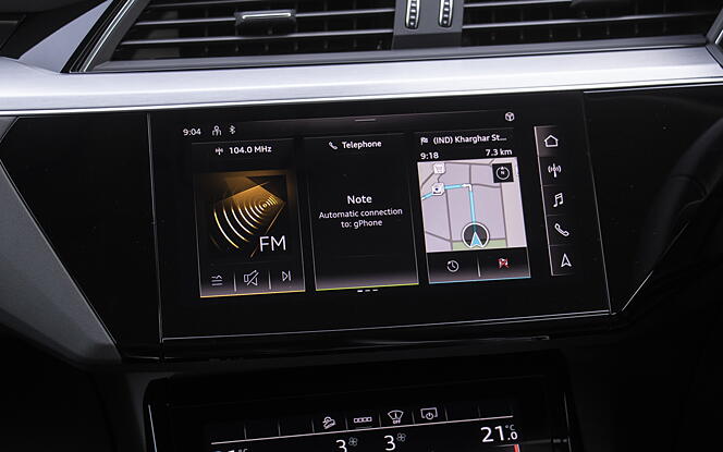 Audi e-tron Infotainment Display